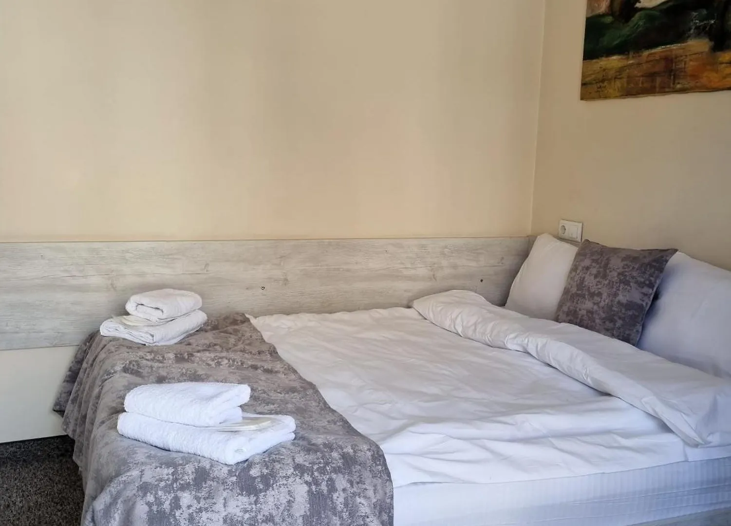לינה וארוחת בוקר Tbilisi Stay Hotel