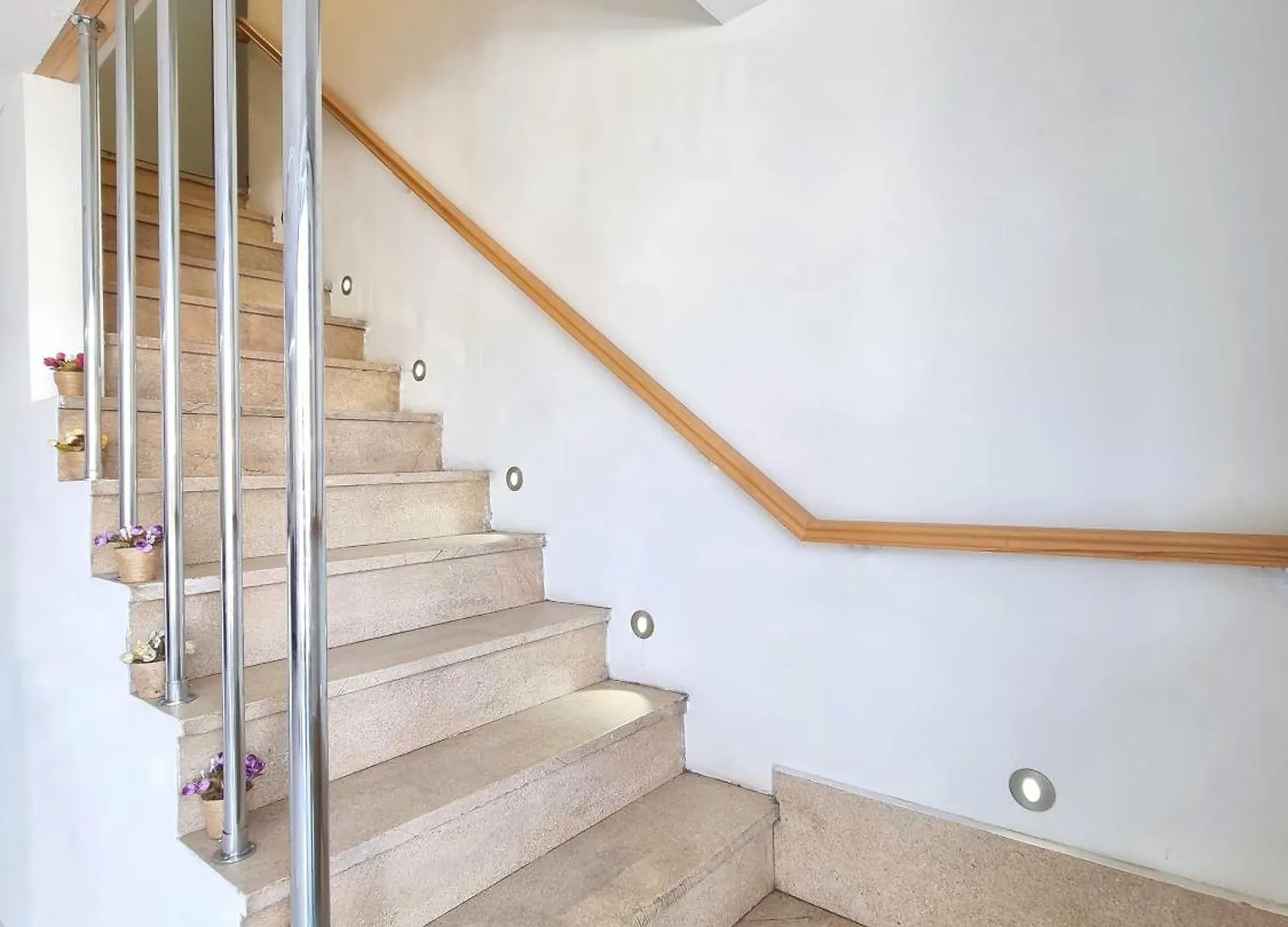 לינה וארוחת בוקר Tbilisi Stay Hotel