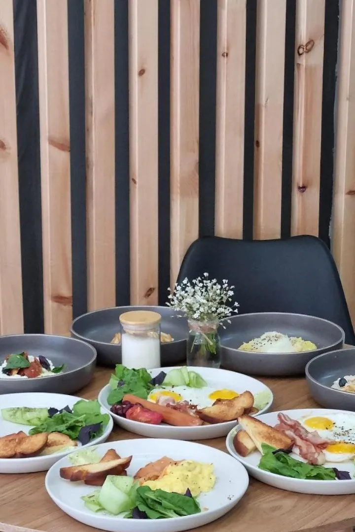 Tbilisi Stay Hotel לינה וארוחת בוקר